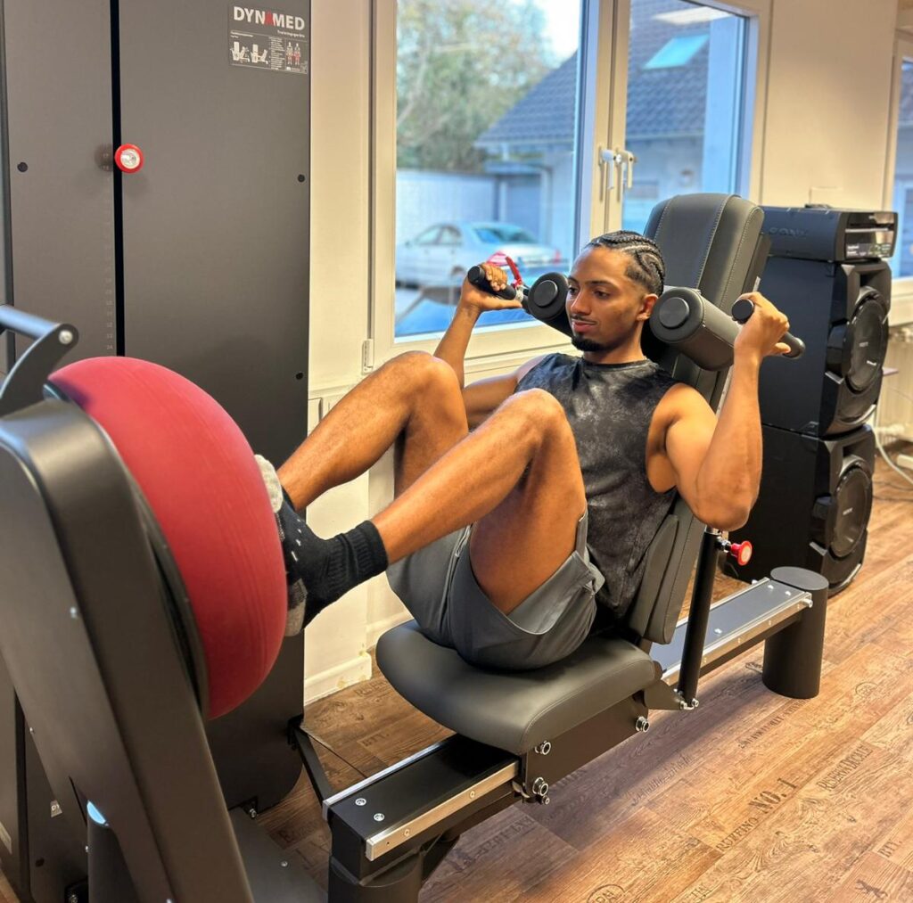 Krankengymnastik am Gerät