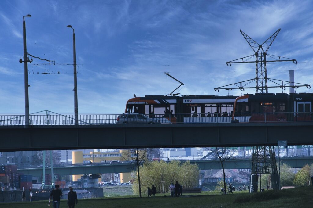 train, city, mannheim, öpnv, rail traffic, railway tracks, railroad, people, transport, travel, bridge, urban